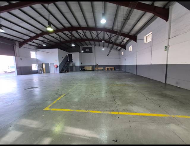 1,111M² WAREHOUSE TO LET IN PAARDEN EILAND